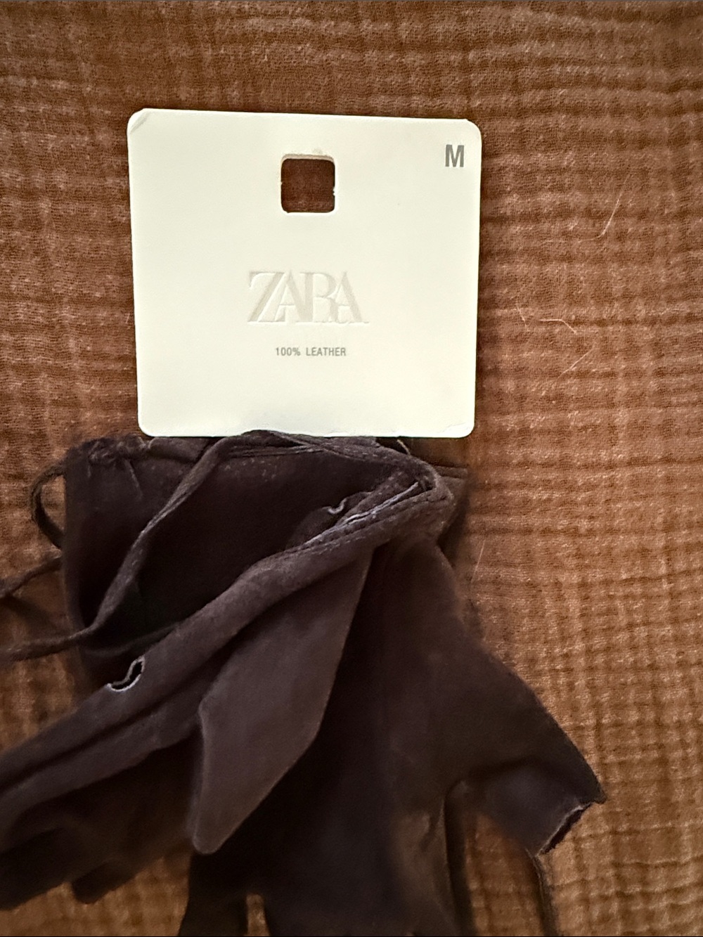 Zara woman’s Dark Brown Suede Fingerless Lace-Up Gloves - Picture 2 of 2
